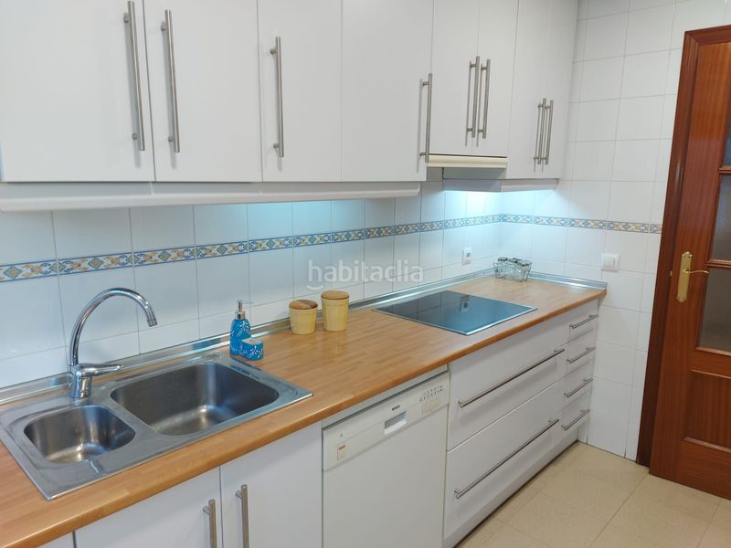 Foto 89b80eed-c0a1-4448-b913-2748cac62fc2. Rent duplex with heating parking in Avenida Elvas Badajoz