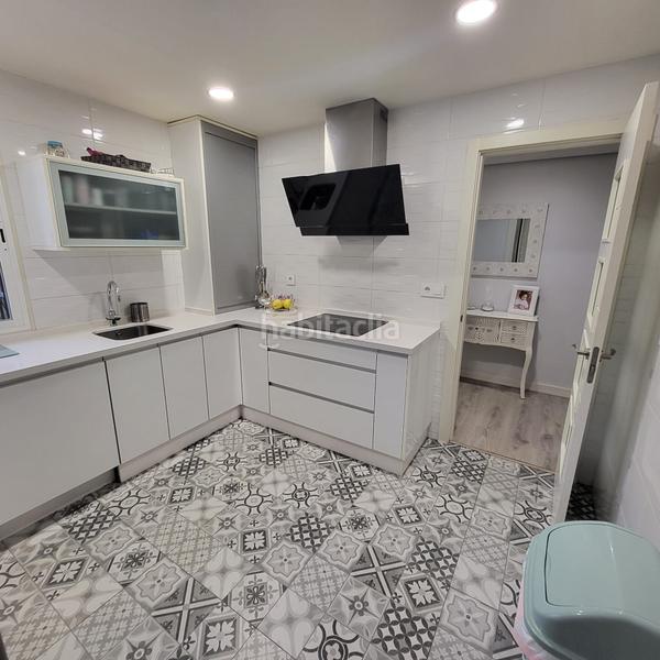 Foto b1e61094-2f30-4341-950a-21470f947754. Chalet with heating parking pool in Carretera de Sevilla - Los Montitos Badajoz