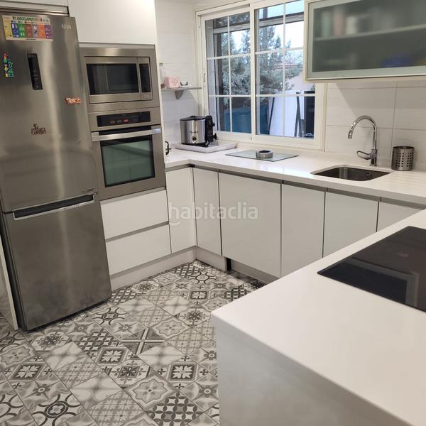 Foto cf173fa5-4fa2-4ba2-a0a7-e840a452a801. Chalet en Carretera de Sevilla - Los Montitos Badajoz