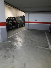 Parking voiture à Santa Marina