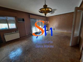 Pis a Santa Marina. Piso en ventas para reformar