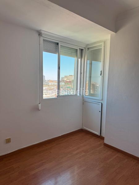 Foto 1126774a-3420-4fe4-9a0f-ee00ef937555. Lloguer apartament a avenida Santa Marina 33a a Santa Marina Badajoz