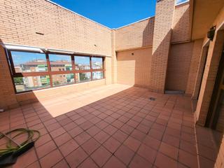 Lloguer Àtic a Maria Auxiliadora - Barriada de Llera. Atico en alquiler en maría auxiliadora