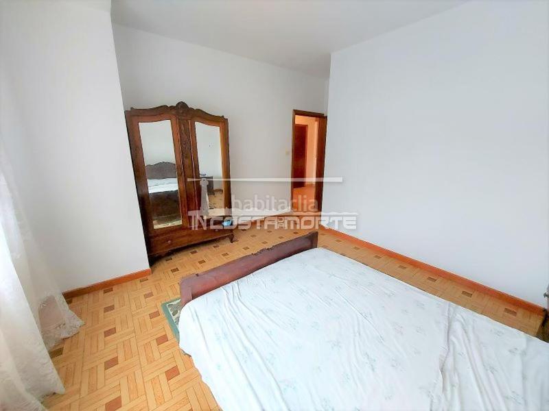 Foto 3bc719ed-ec26-434a-9434-08406a94fdfb. Casa amb aparcament a Muxía