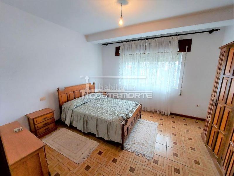 Foto c887e2b4-59dc-4542-a8b0-346242ff0336. Casa amb aparcament a Muxía