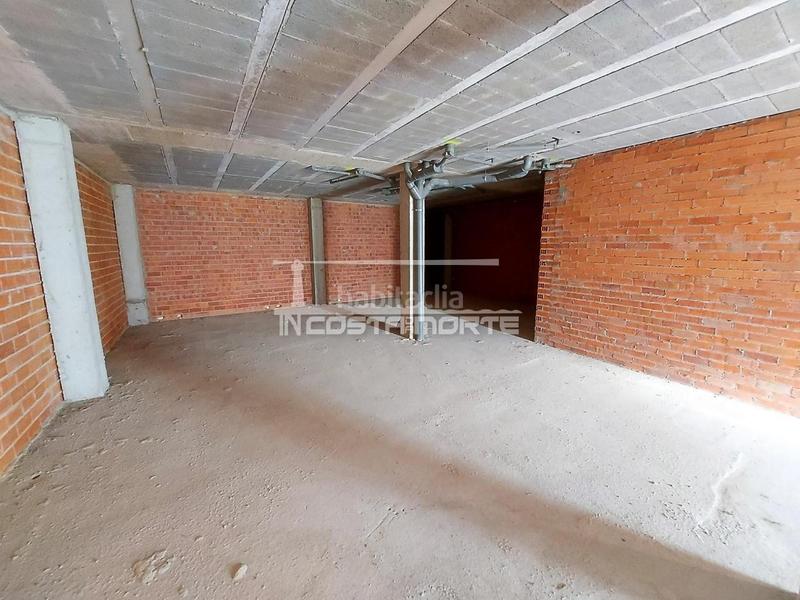 Foto 59b7ce6e-cc75-4a29-bdc1-b05ceb1d1c2b. Geschäftsraum in Cee