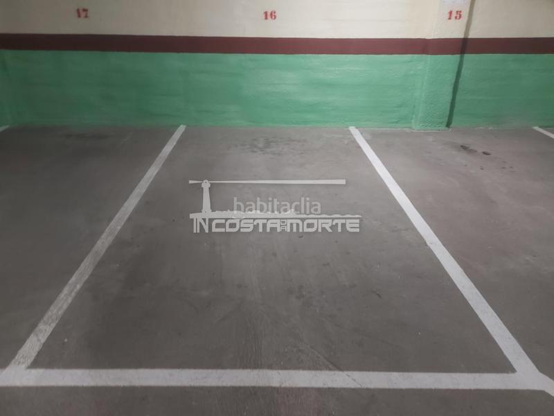 Foto 6cca3ffa-e48d-4a0e-83f4-2c92107e4cc4. Parking voiture dans Cee