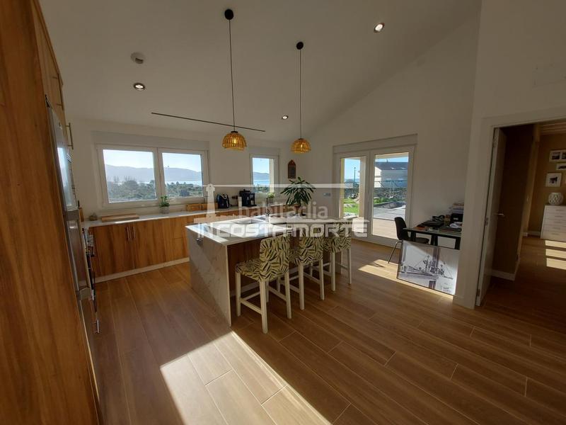 Foto 0da34d01-e78a-45eb-add0-ffe3dc48ef5c. Xalet amb calefacció aparcament piscina a Carnota