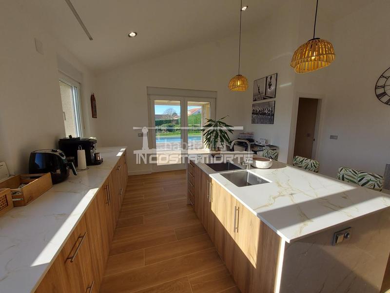 Foto 11f982c2-7283-4d39-9272-a2be954491c1. Xalet amb calefacció aparcament piscina a Carnota