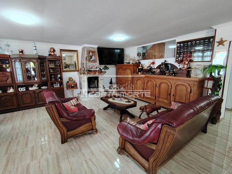 Foto 3b56456f-06bb-4a25-9b05-f74dc379d2e8. Casa adossada amb calefacció aparcament a Fisterra