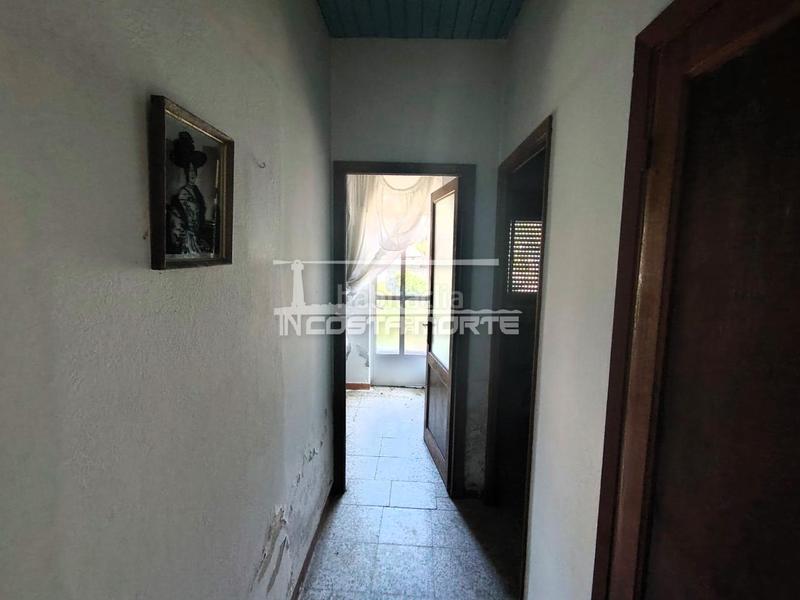 Foto 1a529b43-1364-4947-aa50-20fe66df188d. Haus mit heizung in Cee