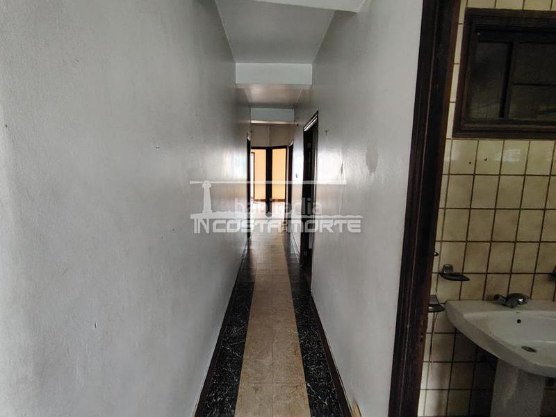 Foto 9062c33f-9b34-40d2-9ad0-88ce620e0b29. Casa adosada en Cee