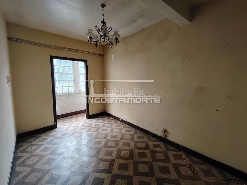 Foto 19f3cc7d-9c5a-4a38-a890-7fae8476d52a. Casa adossada amb aparcament a Cee