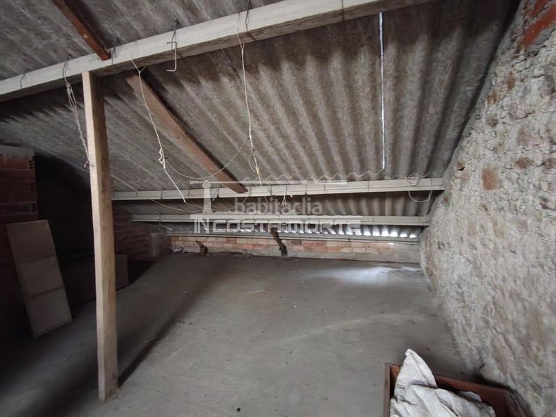 Foto 4b3ee3f0-ba70-4cbd-aedd-24dbd6feb3e8. Casa adossada amb aparcament a Cee