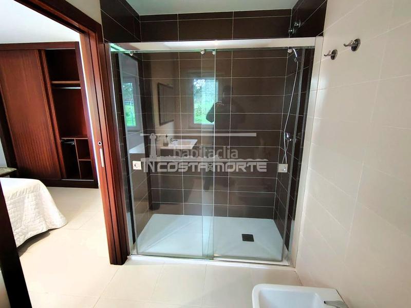 Foto 3c537cae-25b7-44e4-9d75-d06cce40946e. Haus mit heizung parking in Cee