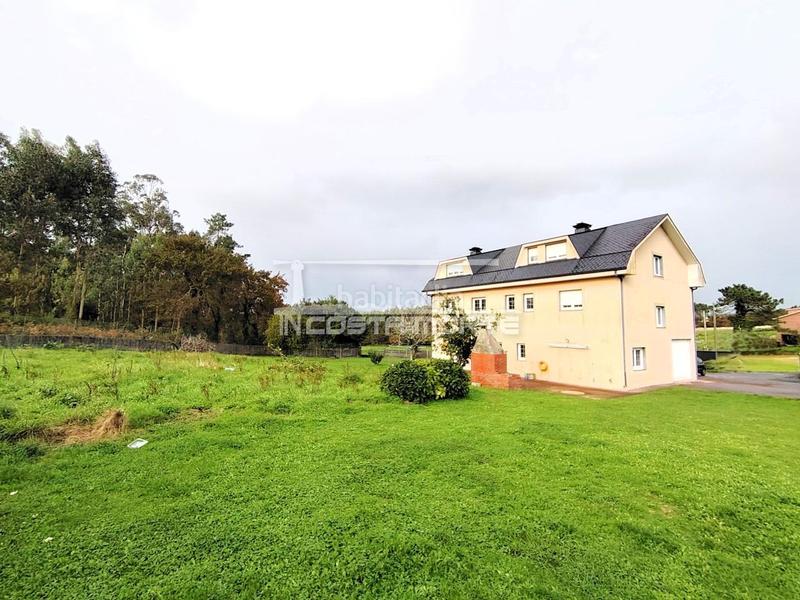 Foto 531d4c8b-622c-4f2b-9daf-abb83150ff00. Haus mit heizung parking in Cee