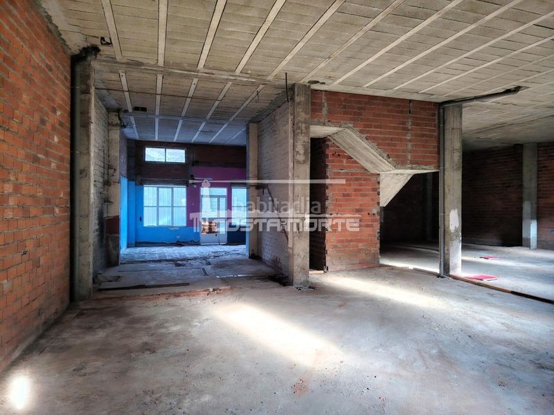 Foto 5ab18a02-c246-4b60-9659-c8769368c834. Lloguer local comercial a Cee