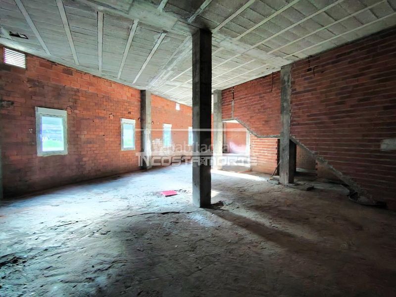 Foto 7f717d1a-689d-4841-8077-1af57f67827f. Lloguer local comercial a Cee