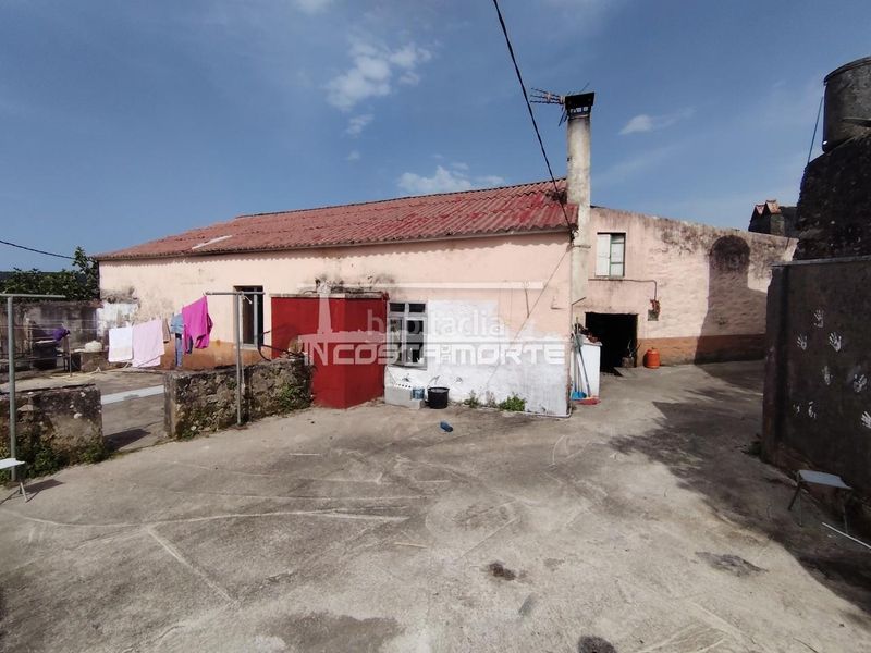 Foto c6167ebb-b173-4ab3-8858-b8046d815285. Casa en Outes