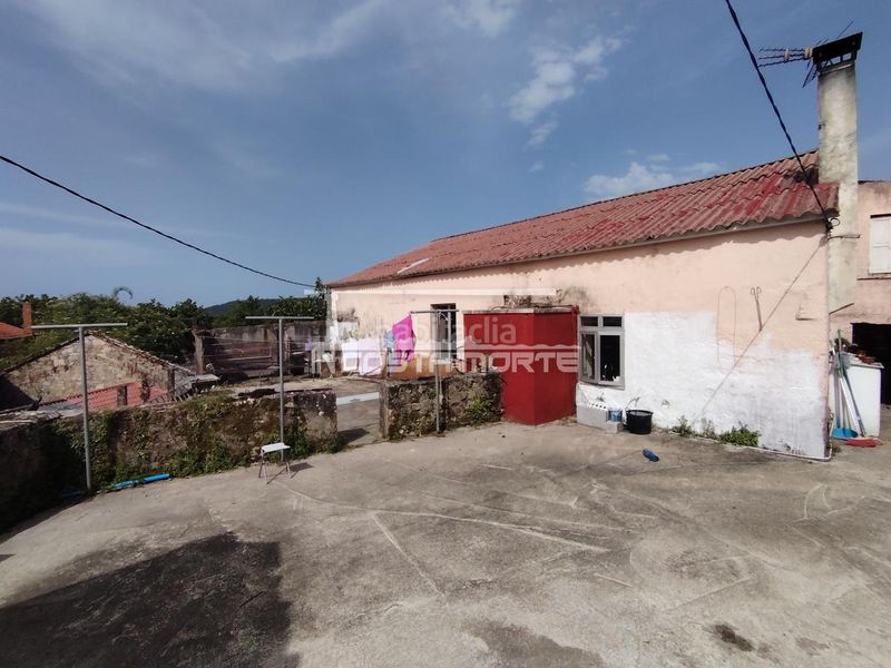 Foto dee5f5c9-3261-449d-81b9-48a1c2f99893. Casa en Outes