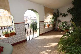 Casa a Puebla de Obando. Casa con salida a dos calles y de esquina en puebla de obando