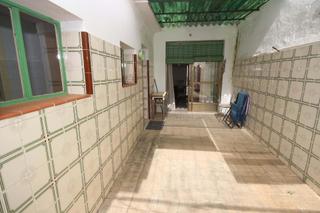 Casa  Calle maria auxiliadora. Casa con salida a dos calles,en puebla de la calzada.