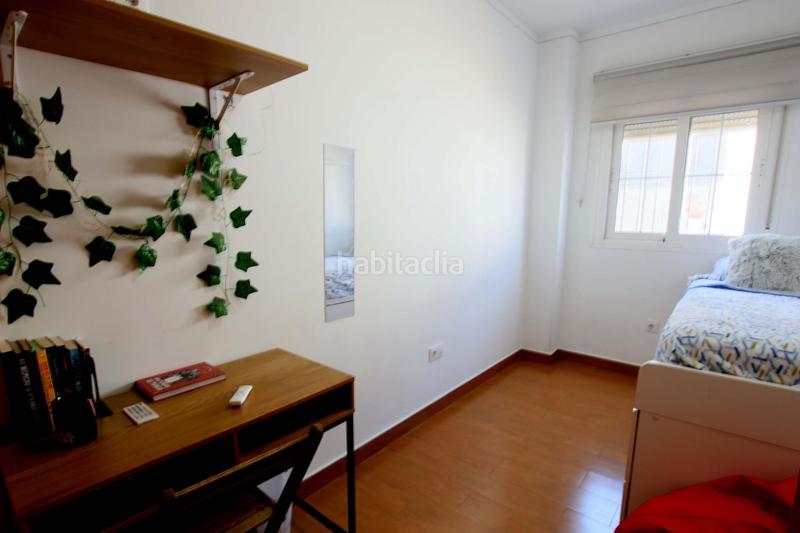 Foto 316aeed7-7f6b-4828-9cbf-3dadf5eab3ab. Casa amb aparcament a Valdelacalzada