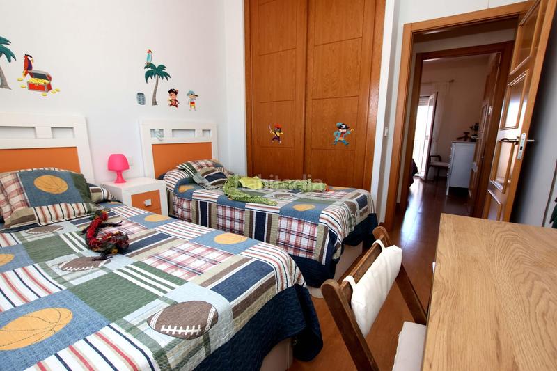 Foto 77cb6dcb-456e-40d6-bda2-fbb2e6072c12. Casa amb aparcament a Valdelacalzada