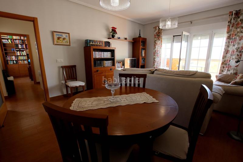 Foto cd931417-ba46-43fb-839f-4a06a18a8ec0. Casa amb aparcament a Valdelacalzada