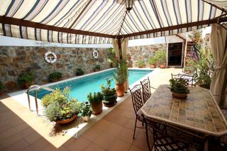Maison à Puebla de la Calzada. Fantástica vivienda con piscina privada en p de la calzada