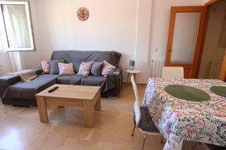 Lloguer Apartament  Calle pio baroja. Piso luminoso en mérida, junto hospital, con ascensor. muy lumin