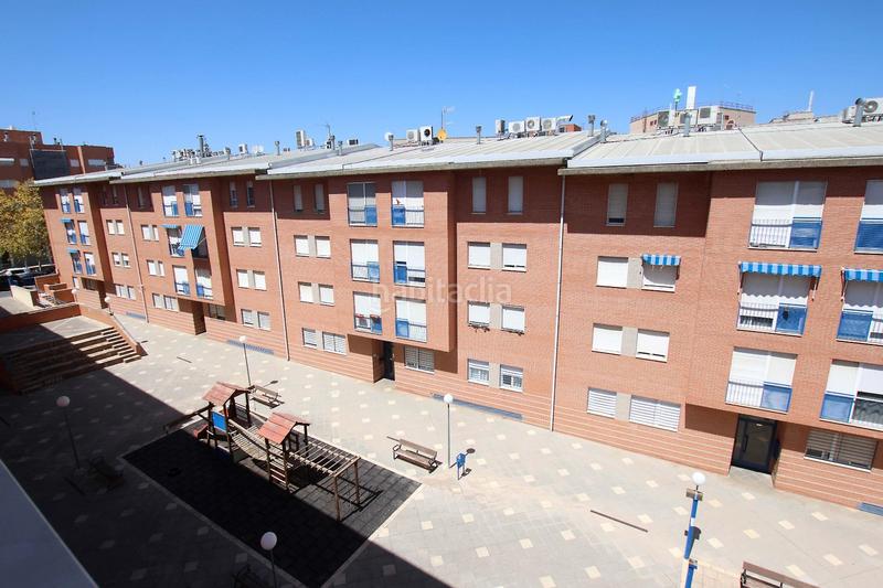 Foto 2c5ce161-29c6-4a3c-b18d-59aeb0d626e4. Alquiler apartamento piso luminoso , junto hospital, con ascensor. muy luminoso. en Mérida