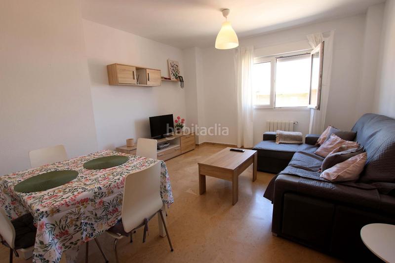 Foto e7532030-7f2e-469d-98c3-d54414bc970f. Alquiler apartamento piso luminoso , junto hospital, con ascensor. muy luminoso. en Mérida