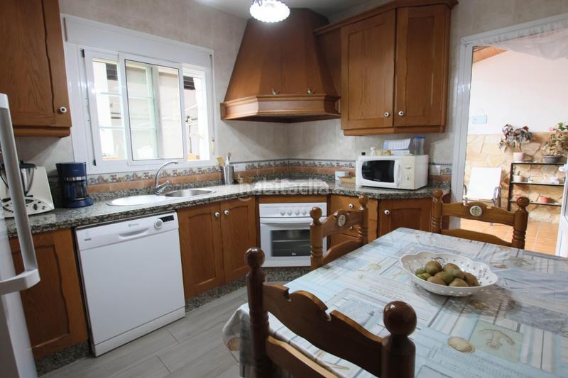 Foto 05c63db3-b7b7-45b1-8d8c-3634652bf359. Casa amb aparcament a Valdelacalzada