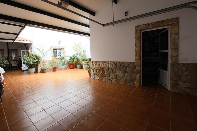 Foto 4fae4ee2-4e56-443f-a7fe-0fc8b79e64f0. Casa amb aparcament a Valdelacalzada