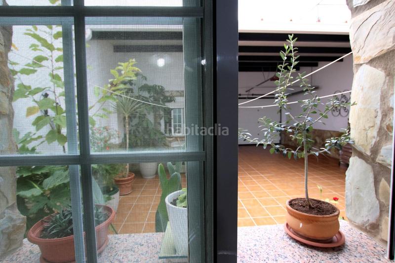 Foto 658ed221-7e6c-4356-ad7c-88ead28050df. Casa amb aparcament a Valdelacalzada