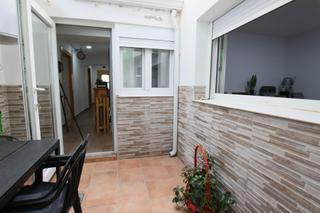 Pis  Calle cristobal oudrid. Piso reformado con patio en casco antiguo