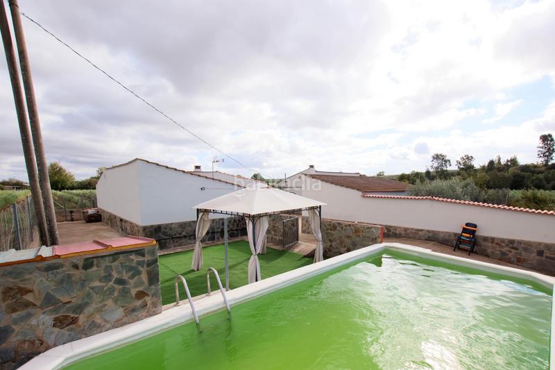 Foto 10c83043-5027-4eb6-849b-9cebc3688294. House with pool in pedanías de Badajoz Badajoz