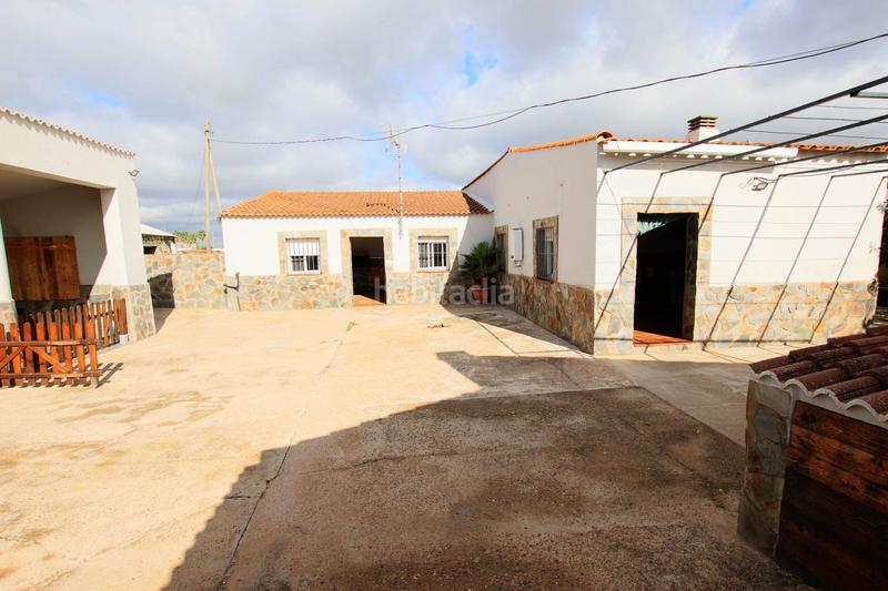 Foto 208471e3-d13e-4fca-856c-a77fab706fdb. House with pool in pedanías de Badajoz Badajoz