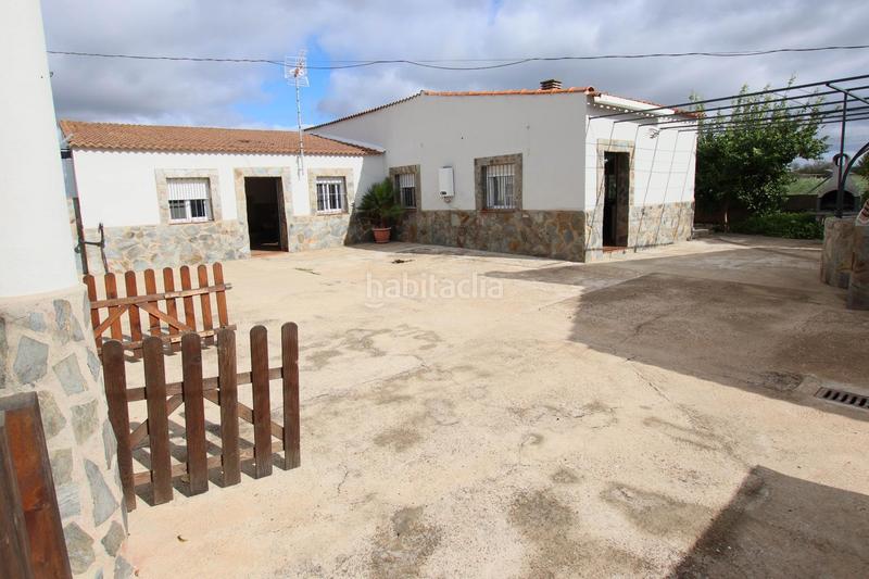 Foto f5a8e919-ceb3-4e53-97b0-3e62b4cd2650. House with pool in pedanías de Badajoz Badajoz