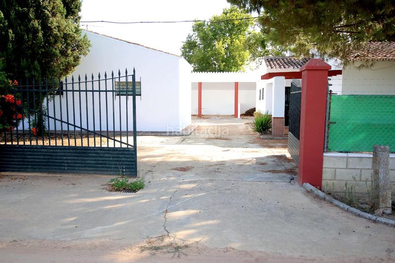 Foto 55f19fe7-cc06-49d3-ba9d-b50049010ac1. Masia amb aparcament a Valdelacalzada