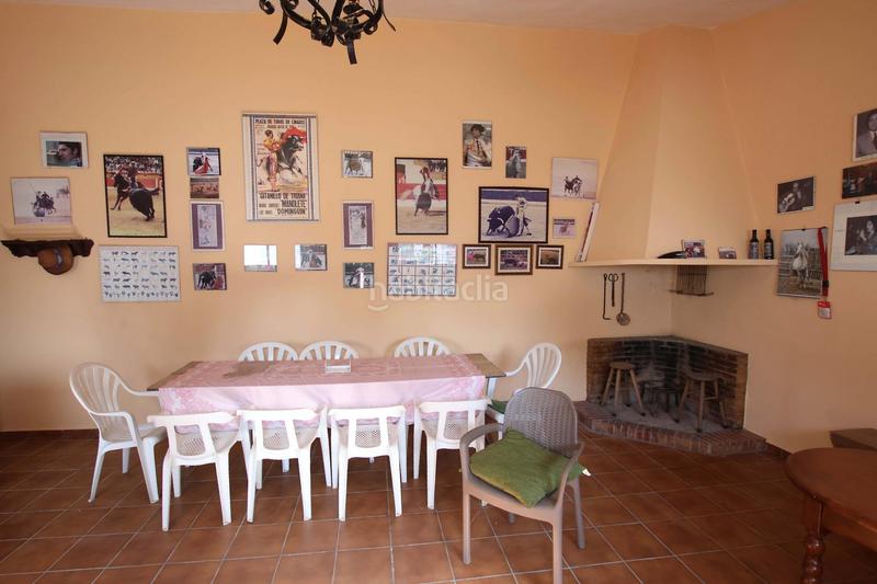 Foto 6d0b7d9b-40a2-43c2-acdf-28f5c97cd38e. Masia amb aparcament a Valdelacalzada