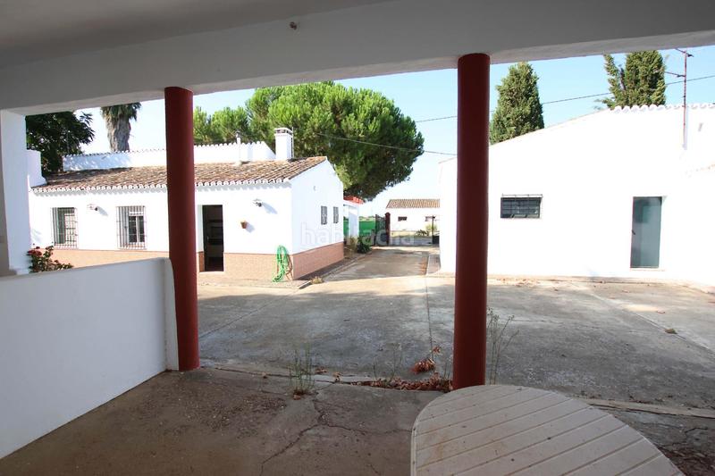 Foto bb206956-7f56-49bd-8076-3d9a15aa8be1. Masia amb aparcament a Valdelacalzada