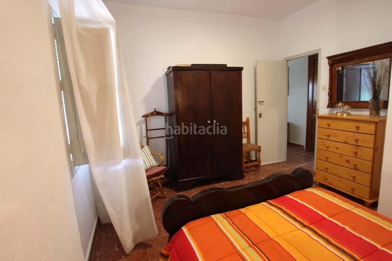 Foto d79b4643-24bb-481a-b593-4c0d9e098b3d. Masia amb aparcament a Valdelacalzada