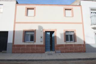 Maison  Calle juan antonio codes. Casa para entrar a vivir en montijo