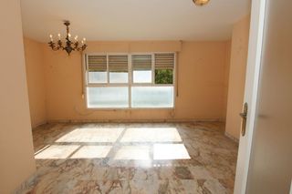 Flat  Plaza antonio cortés lavado. Piso con patio en plaza antonio cortés lavado