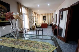 Appartamento  Calle de la alcolea. Piso para entrar a vivir ,con mas de 200mt. en montijo
