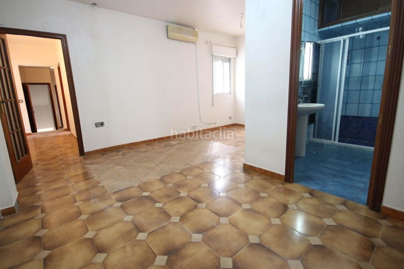 Foto a099b99d-12df-4908-81cd-e0903e7a3db7. Edifici a Montijo