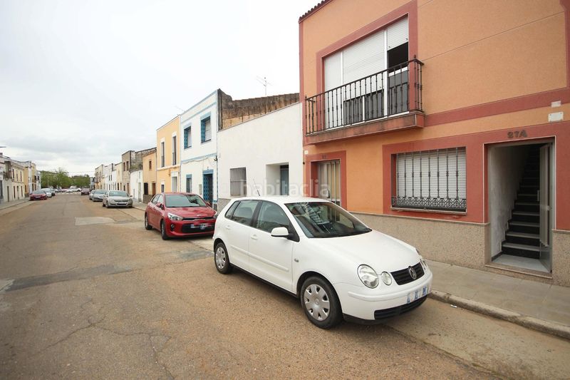 Foto b919b3b1-6df9-4bfb-aef2-990a0acd2303. Edificio  con dos viviendas en Montijo