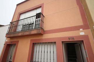 Edifici  Calle moreno nieto. Edificio con dos viviendas en montijo